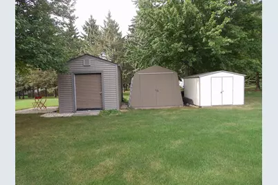 538 Sandra Circle, Freeport, IL 61032 - Photo 33
