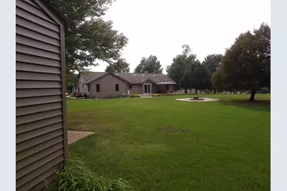 538 Sandra Circle, Freeport, IL 61032 - Photo 35