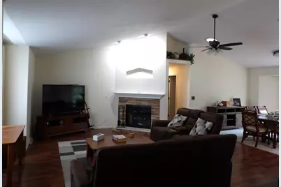 538 Sandra Circle, Freeport, IL 61032 - Photo 3