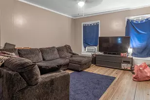 1208 Benton St, Rockford, IL 61107 - Photo 3