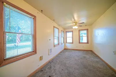 710 Glidden Avenue, Dekalb, IL 60115 - Photo 11