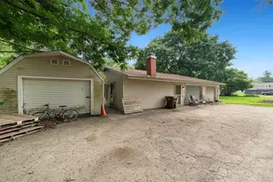 225 E 4th St, Byron, IL 61010 - Photo 35
