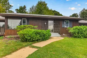 576 Timber Hills Dr, Freeport, IL 61032 - Photo 7
