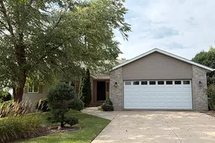 670 Barley Ridge, Freeport, IL 61032 - Photo 1