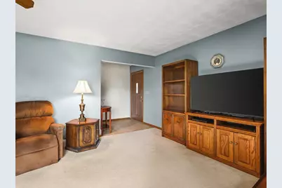 215 Lynne Lane, Belvidere, IL 61008 - Photo 9