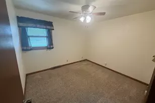 6194 Abington Dr, Rockford, IL 61109 - Photo 9