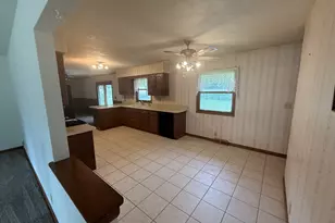 6194 Abington Dr, Rockford, IL 61109 - Photo 3