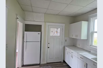 856 W American Street, Freeport, IL 61032 - Photo 11