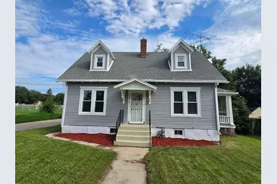 856 W American Street, Freeport, IL 61032 - Photo 1