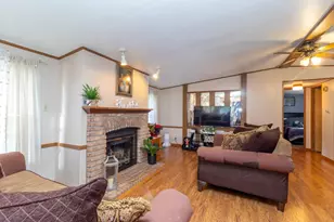 610 Eastwood Ln, Belvidere, IL 61008 - Photo 3