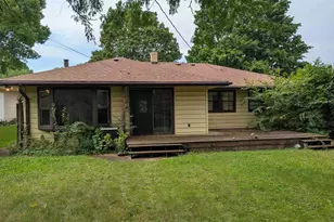 2352 Wisconsin Rd, Rockford, IL 61108 - Photo 3