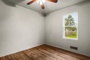 1007 E Hosmer St, Loves Park, IL 61111 - Photo 11