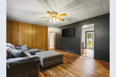 1007 E Hosmer Street, Loves Park, IL 61111 - Photo 5