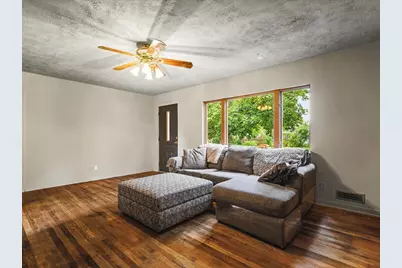 1007 E Hosmer Street, Loves Park, IL 61111 - Photo 7