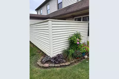600 Kiwanis Court  #2, Freeport, IL 61032 - Photo 3