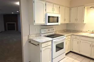5811 Elaine Dr, Rockford, IL 61108 - Photo 9