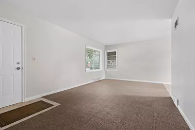 2106 Lawndale Avenue, Rockford, IL 61103 - Photo 3