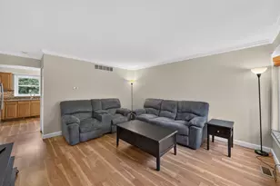 221 Julie Ln, Hampshire, IL 60140 - Photo 3