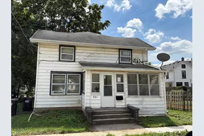 321 W Carpenter, Freeport, IL 61032 - Photo 1
