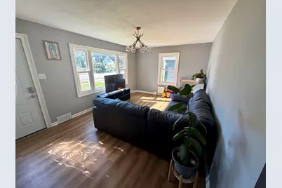 216 E Marshall Street, Belvidere, IL 61008 - Photo 3