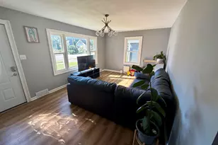 216 E Marshall St, Belvidere, IL 61008 - Photo 3