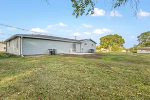 2205 Clover Ave, Rockford, IL 61102 - Photo 37