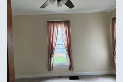 843 W Lincoln, Freeport, IL 61032 - Photo 3