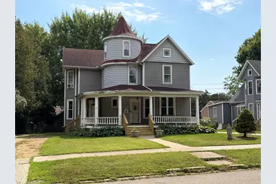 843 W Lincoln, Freeport, IL 61032 - Photo 1