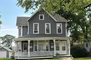 849 1/2 Lincoln, Freeport, IL 61032 - Photo 1