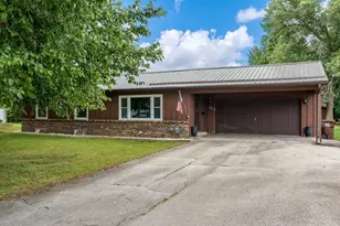 102 Bunn Dr, Rockton, IL 61072 - Photo 1