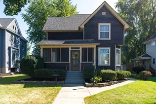810 Warren Ave, Belvidere, IL 61008 - Photo 1