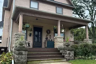 203 E Jefferson St, Freeport, IL 61032 - Photo 1