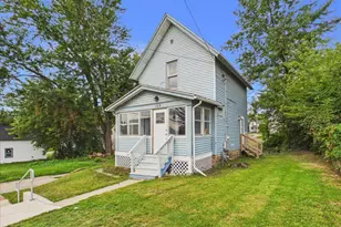 109 Webster Ave, Rockford, IL 61102 - Photo 3