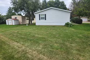 411 Spruce Dr, Belvidere, IL 61008 - Photo 3