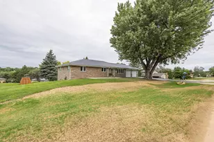 913 Arrowhead Dr, East Dubuque, IL 61025 - Photo 35