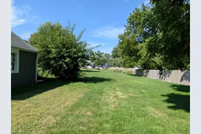 208 N Commercial Street, Baileyville, IL 61007 - Photo 3