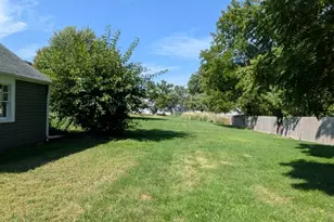 208 N Commercial St, Baileyville, IL 61007 - Photo 3