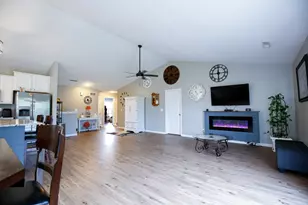 1721 W River St, Dixon, IL 61021 - Photo 15
