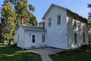 106 N Broadway St, Baileyville, IL 61007 - Photo 3
