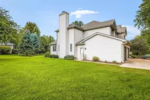 5323 Regents Park Rd, Rockford, IL 61107 - Photo 61
