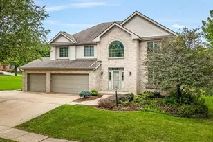5323 Regents Park Rd, Rockford, IL 61107 - Photo 3