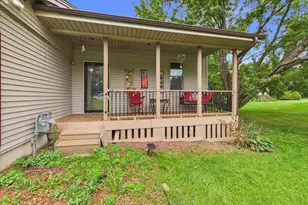 7762 Towermont Dr, Rockford, IL 61102 - Photo 5