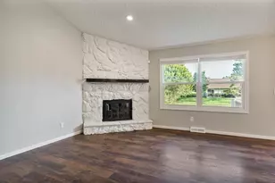 663 Amphitheater Dr, Rockford, IL 61107 - Photo 11