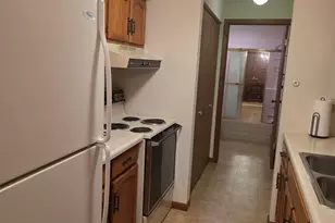 817 Cheshire Ct, Freeport, IL 61032 - Photo 5