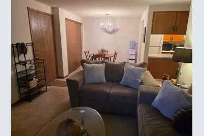 817 Cheshire Court Unit #1, Freeport, IL 61032 - Photo 3