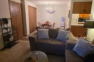 817 Cheshire Ct, Freeport, IL 61032 - Photo 3