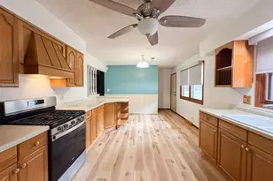 8482 N Creek Rd, Roscoe, IL 61073 - Photo 11