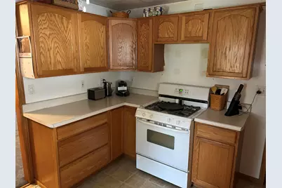 1119 S Maple Avenue, Freeport, IL 61032 - Photo 9
