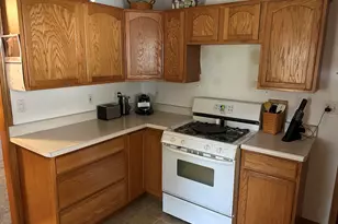 1119 S Maple Ave, Freeport, IL 61032 - Photo 9