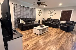 5349 Lawrence Dr, Kirkland, IL 60146 - Photo 13